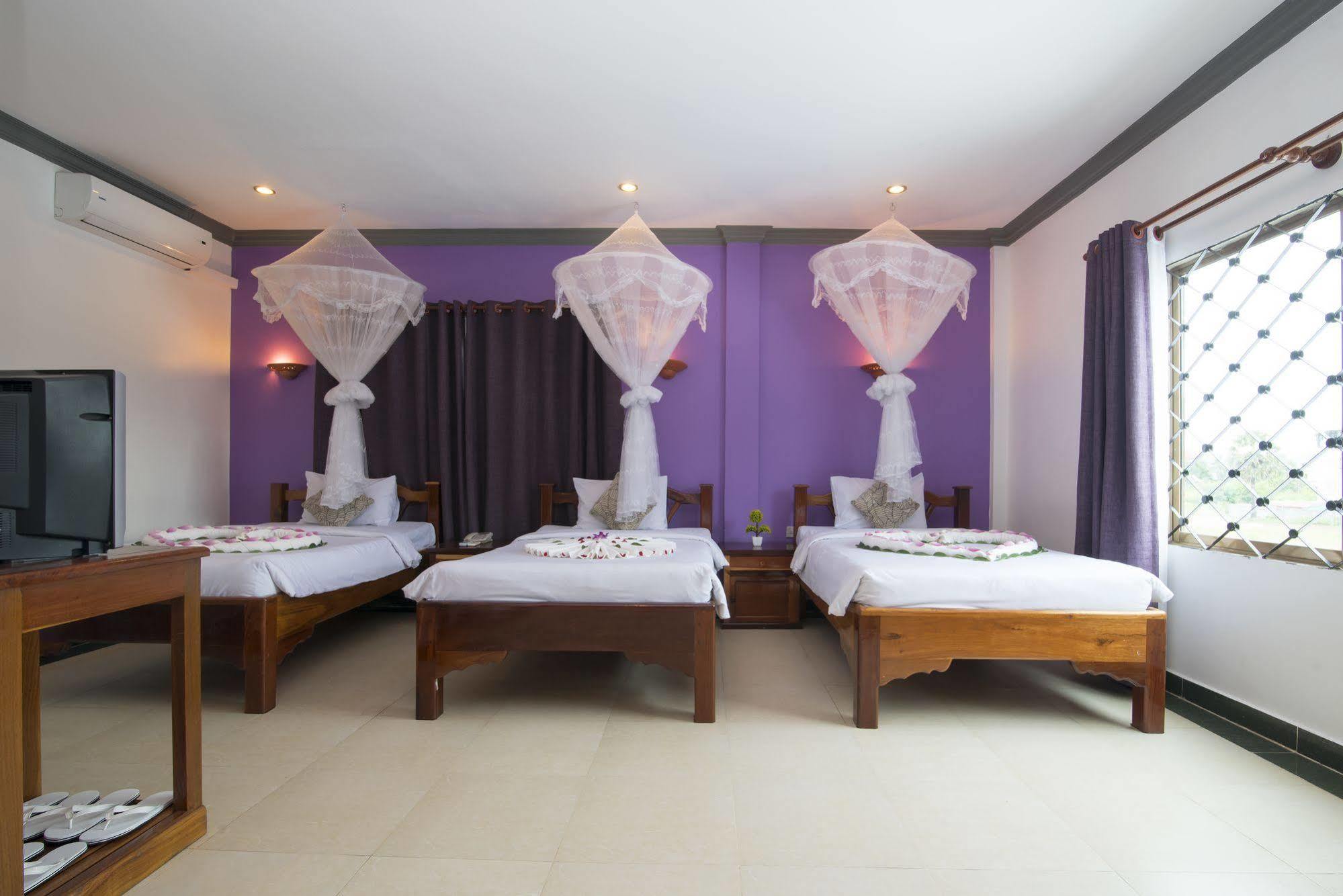 โรงแรทัน แกง อังกอร์ Hotel เสียมราฐ ภายนอก รูปภาพ