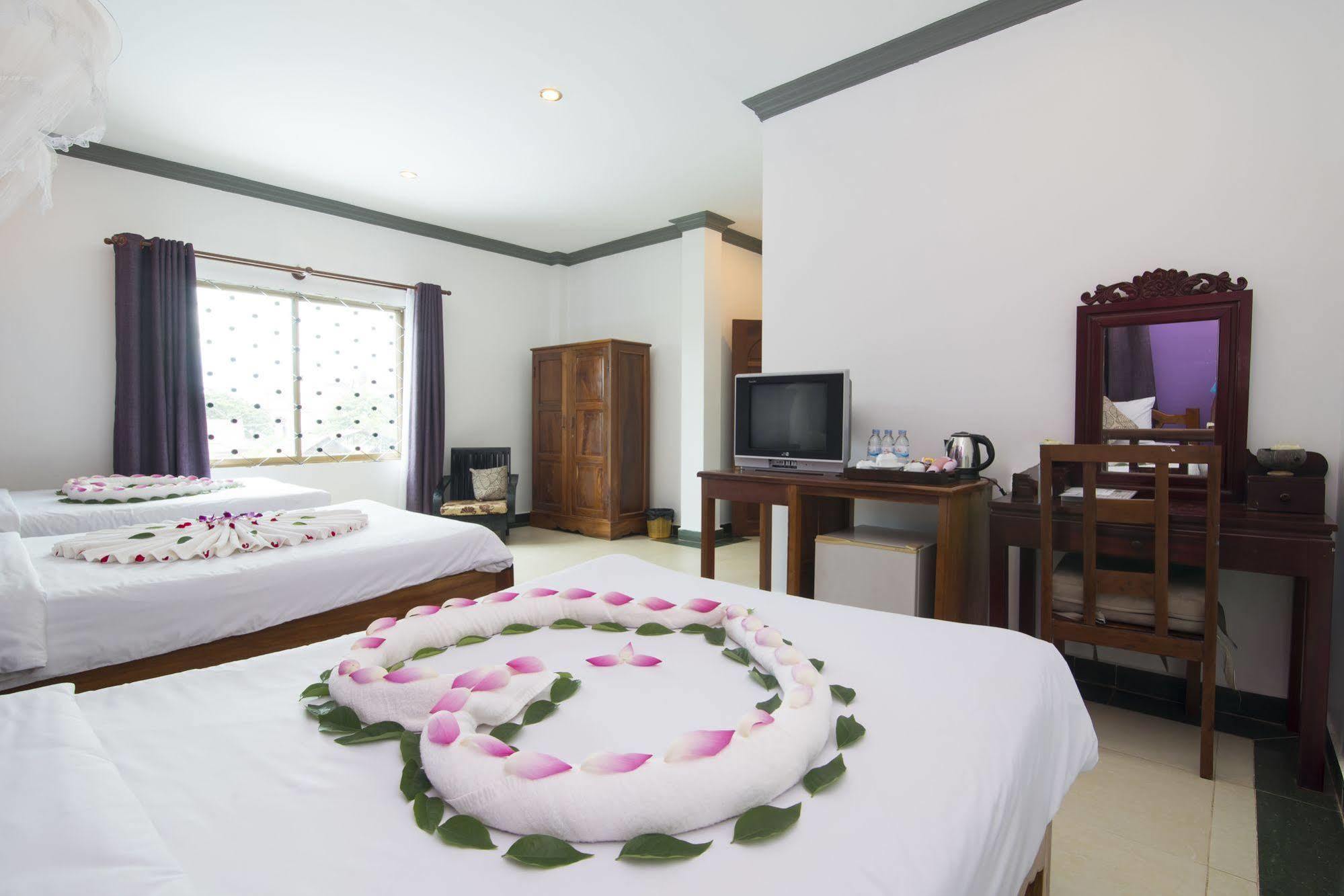 โรงแรทัน แกง อังกอร์ Hotel เสียมราฐ ภายนอก รูปภาพ