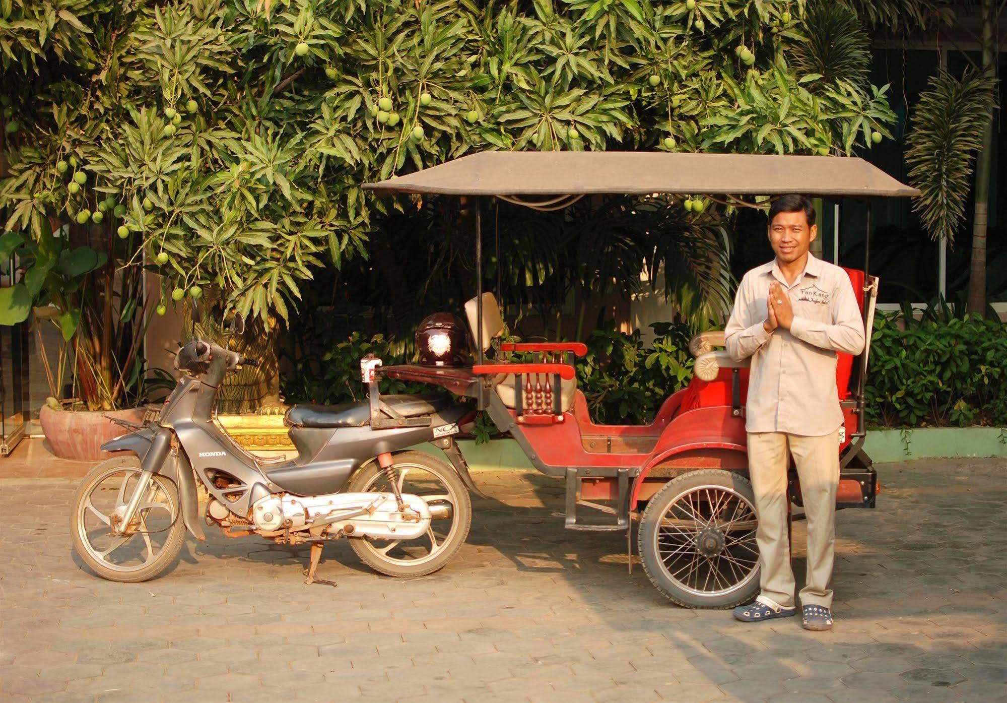 โรงแรทัน แกง อังกอร์ Hotel เสียมราฐ ภายนอก รูปภาพ